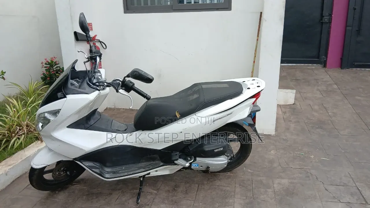 Honda 2022 White