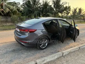 Hyundai Elantra SE 2018 Gray