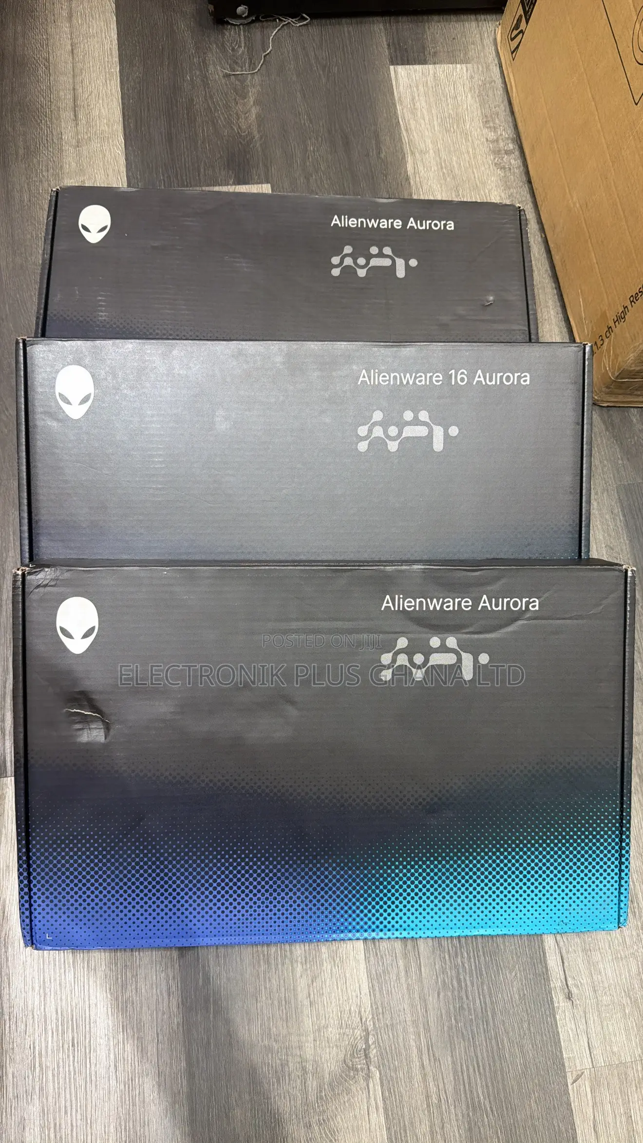 New Laptop Alienware 16 Aurora 16GB Intel Core 7 SSD 512GB