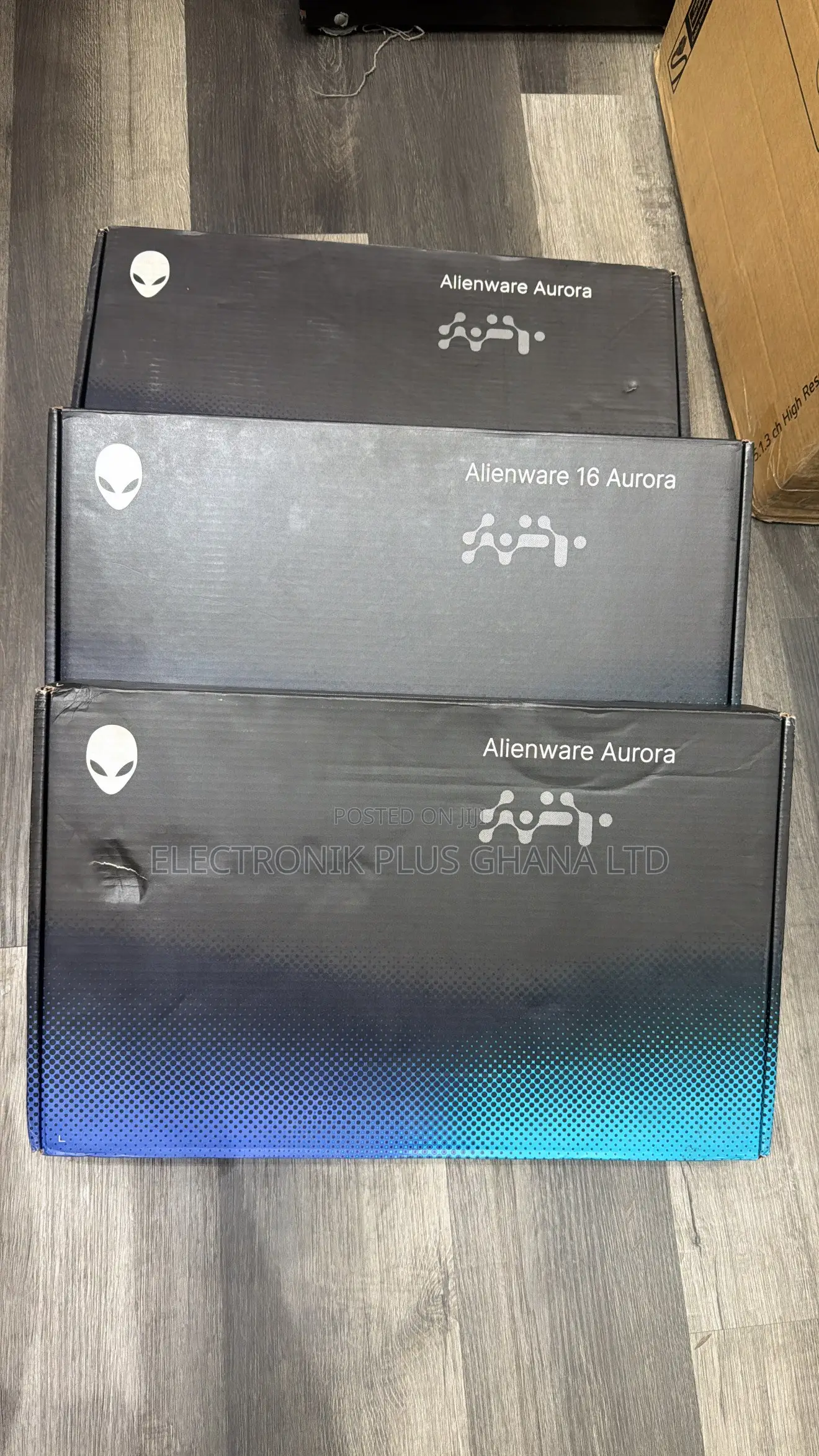 New Laptop Alienware 16 Aurora 16GB Intel Core 7 SSD 512GB