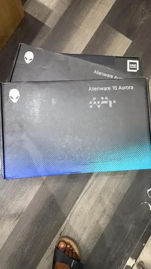 New Laptop Alienware 16 Aurora 16GB Intel Core 7 SSD 512GB