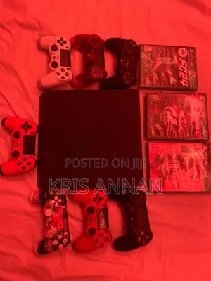 PS4 SLIM Slightly Used