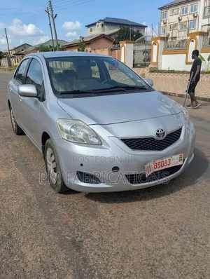 Toyota Belta 2010 Silver