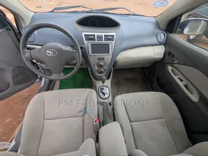 Toyota Belta 2010 Silver