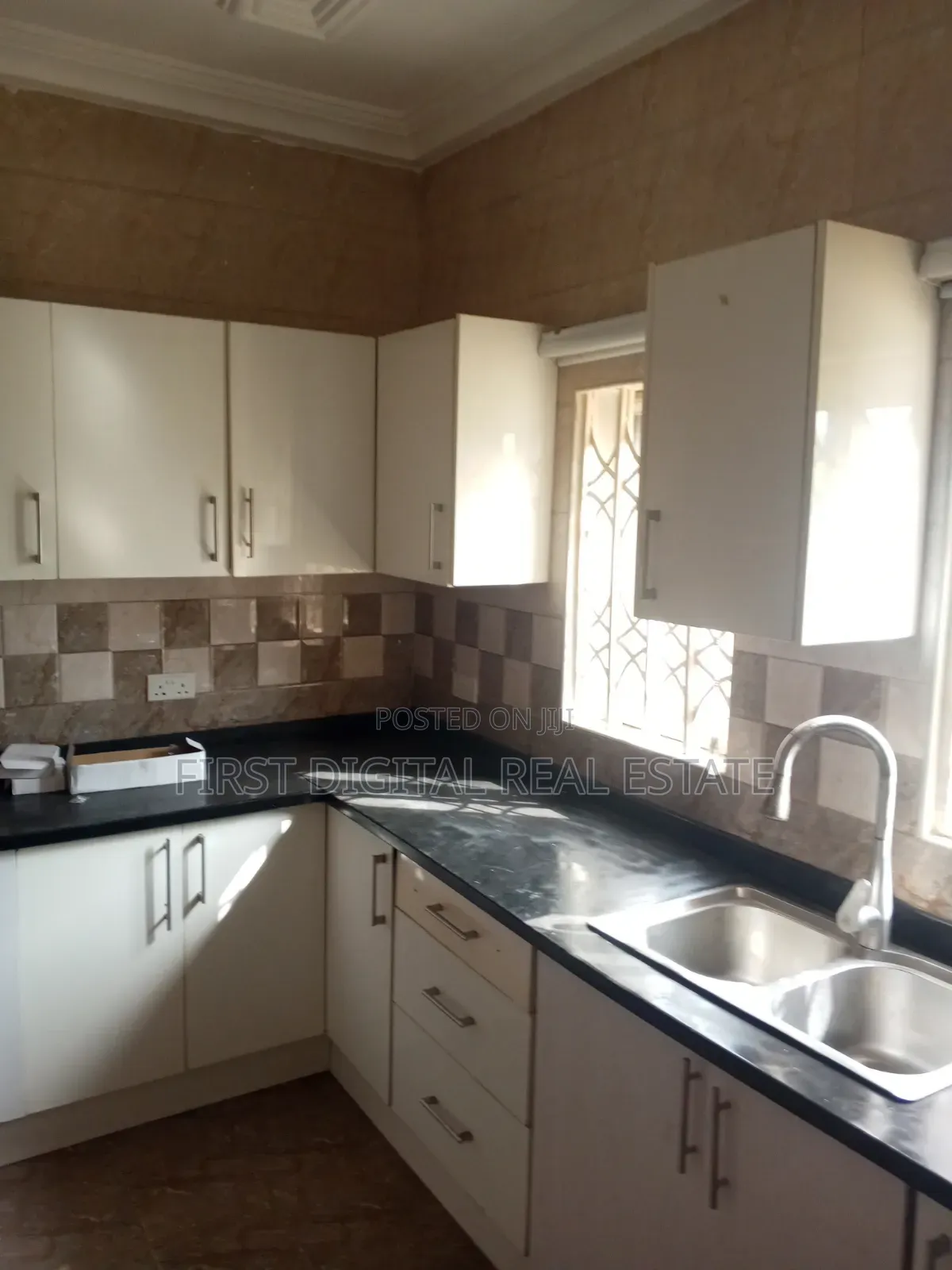 4bdrm House in First Digital Real, West Hills Mall Area for rent