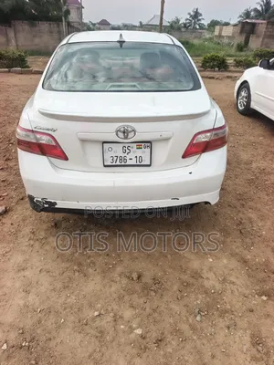 Toyota Camry 2.4 SE Automatic 2008 White