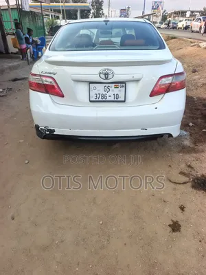 Toyota Camry 2.4 SE Automatic 2008 White