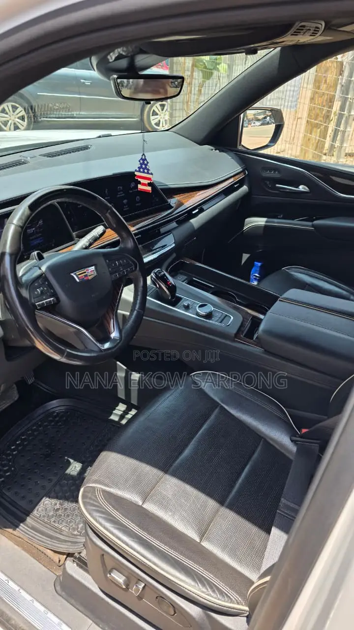 Cadillac Escalade Luxury 4WD 2023 White