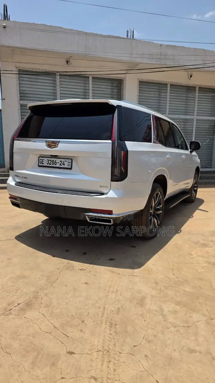 Cadillac Escalade Luxury 4WD 2023 White