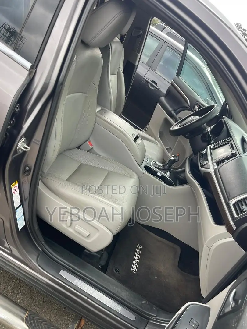 Toyota Highlander Limited V6 4x4 (3.5L 6cyl 6A) 2016 Gray