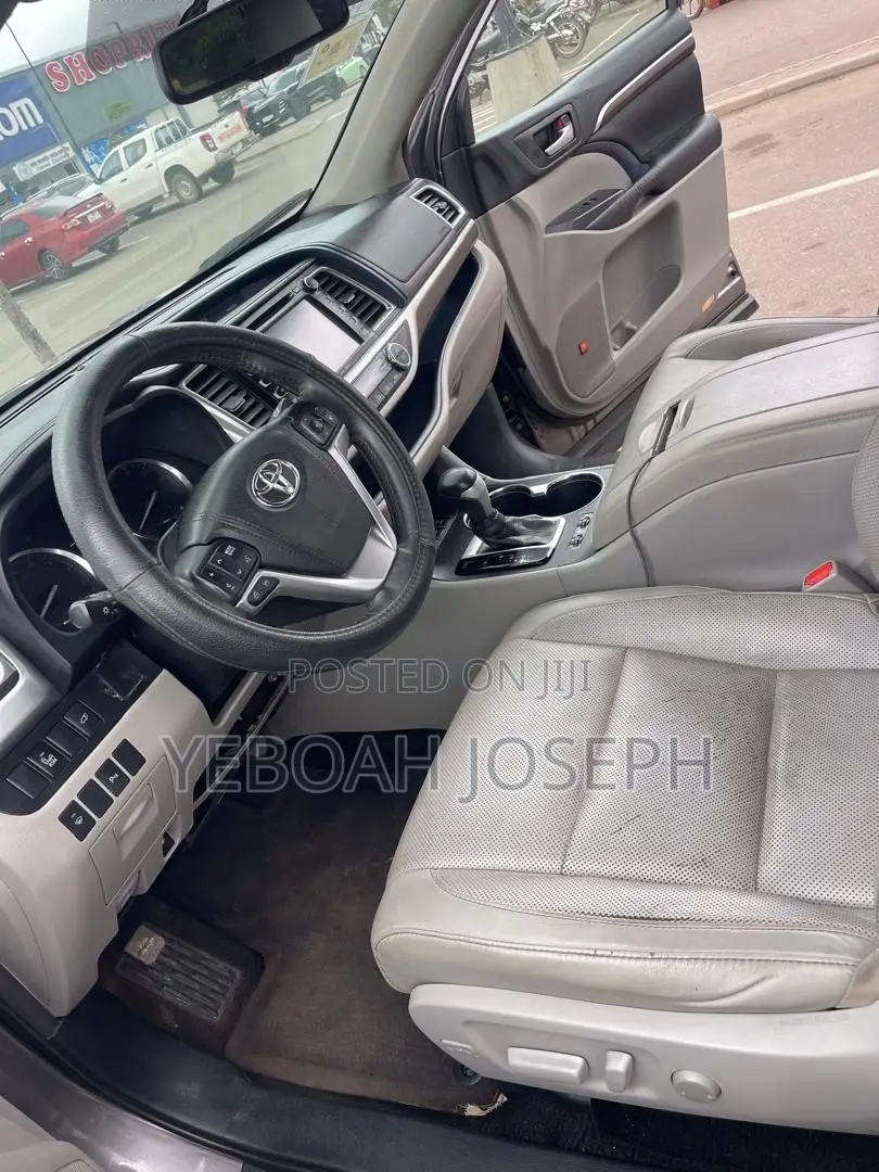 Toyota Highlander Limited V6 4x4 (3.5L 6cyl 6A) 2016 Gray