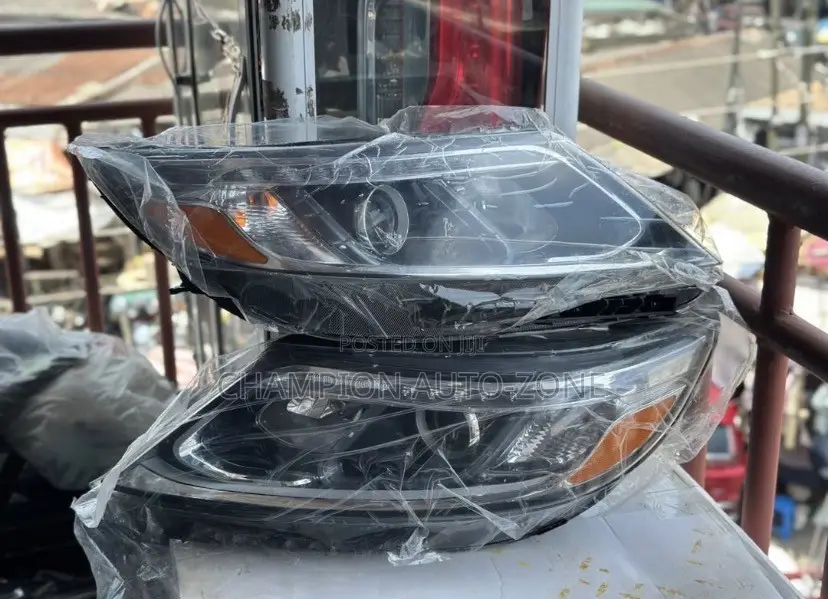 Kia Sorento 2014-2015 Headlight Pair