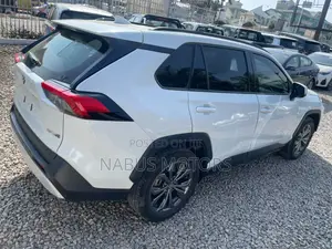 Toyota RAV4 Limited AWD 2024 White
