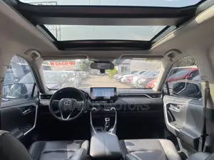 Toyota RAV4 Limited AWD 2024 White