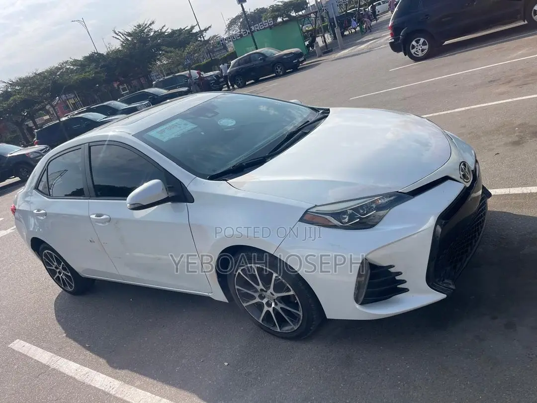 Toyota Corolla SE Special Edition 4dr Sedan (1.8L 4cyl CVT) 2017 White