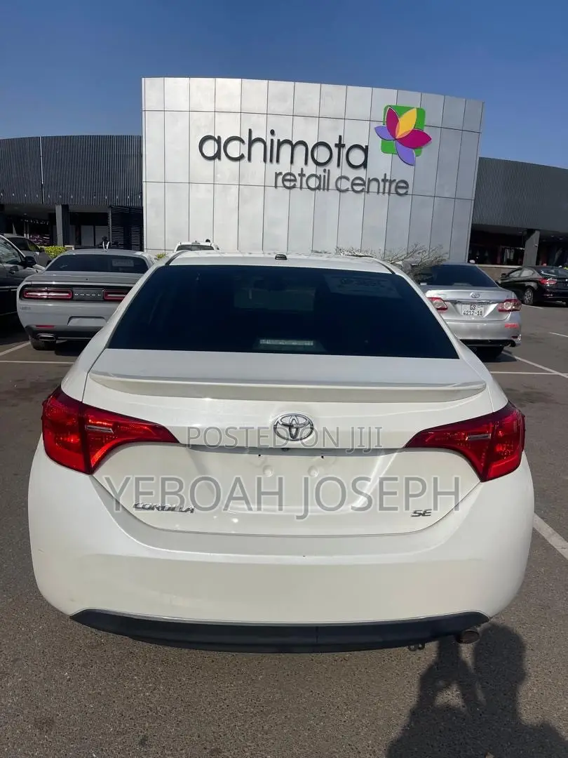 Toyota Corolla SE Special Edition 4dr Sedan (1.8L 4cyl CVT) 2017 White