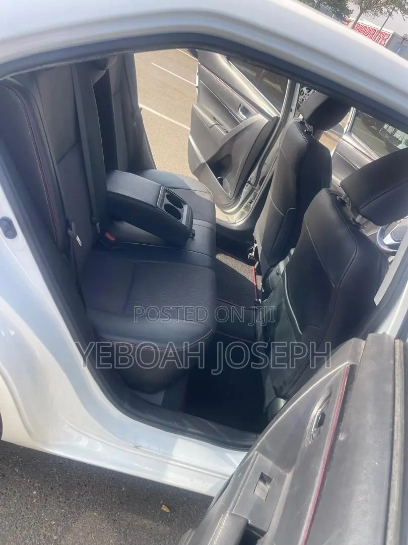 Toyota Corolla SE Special Edition 4dr Sedan (1.8L 4cyl CVT) 2017 White