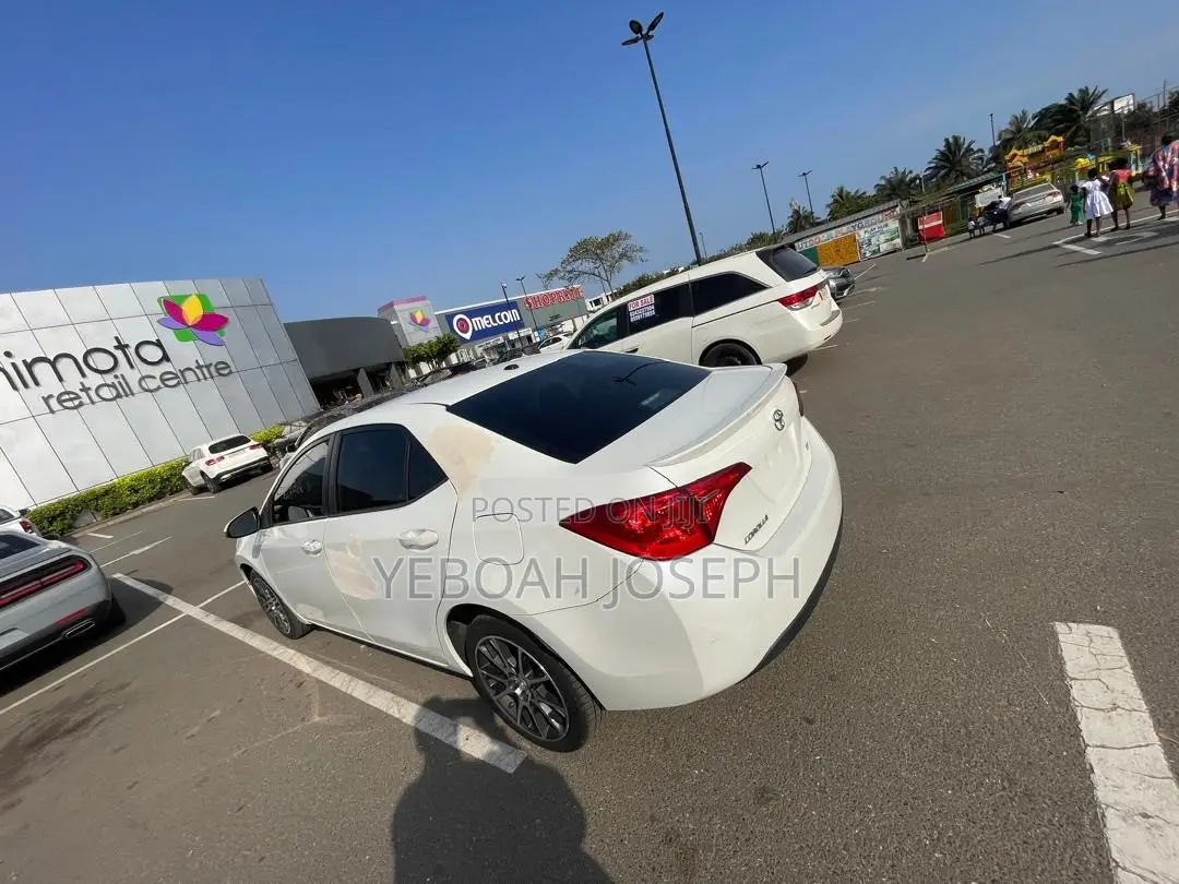 Toyota Corolla SE Special Edition 4dr Sedan (1.8L 4cyl CVT) 2017 White