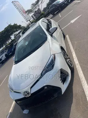 Toyota Corolla SE Special Edition 4dr Sedan (1.8L 4cyl CVT) 2017 White