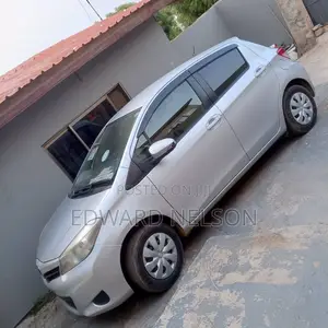Toyota Vitz 2014 Gray