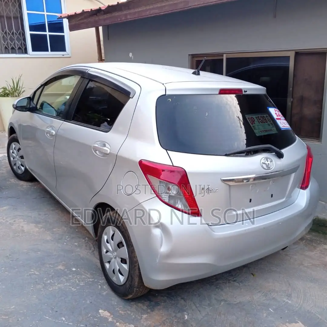 Toyota Vitz 2014 Gray