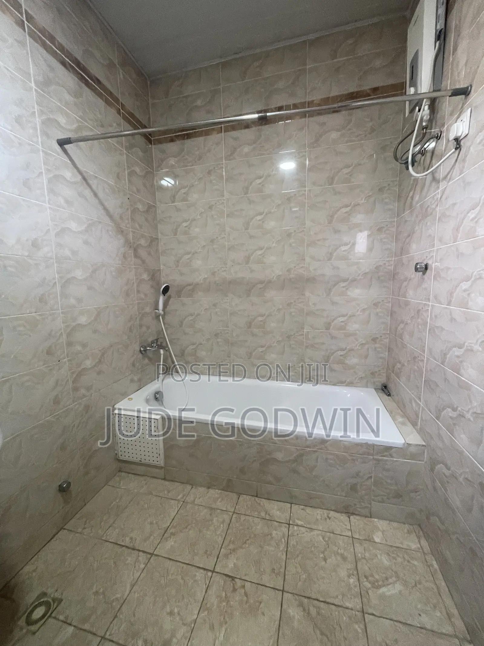 3bdrm Apartment in Flower Pot Estate, Airport Residential Area for rent