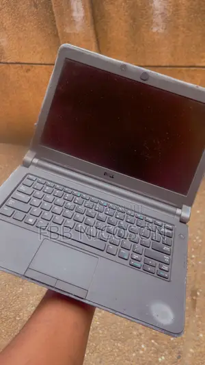 Laptop Dell Inspiron 14 3462 4GB Intel Celeron HDD 256GB