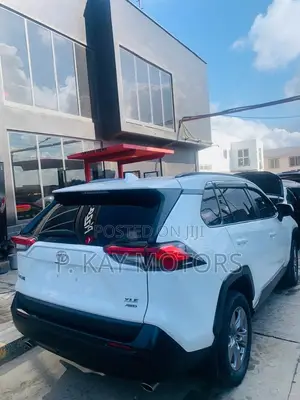 Toyota RAV4 XLE AWD 2024 White