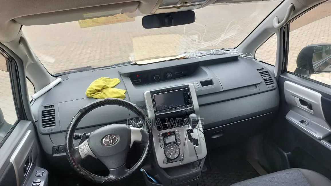 Toyota Voxy 2012 Black