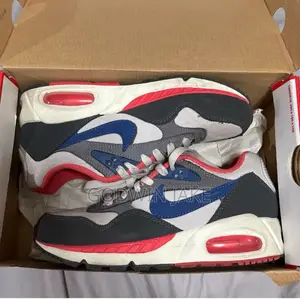 Nike Air Max IVO Sneakers - Unisex
