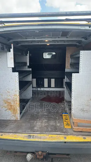 Ford Transit 2013 Yellow