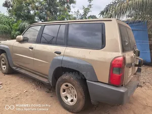 Nissan Patrol 2008 Gold