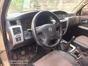 Nissan Patrol 2008 Gold