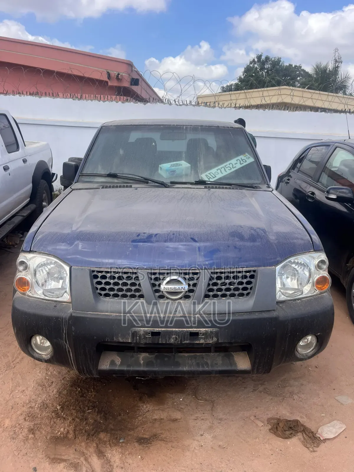 Nissan Hardbody 2010 Blue