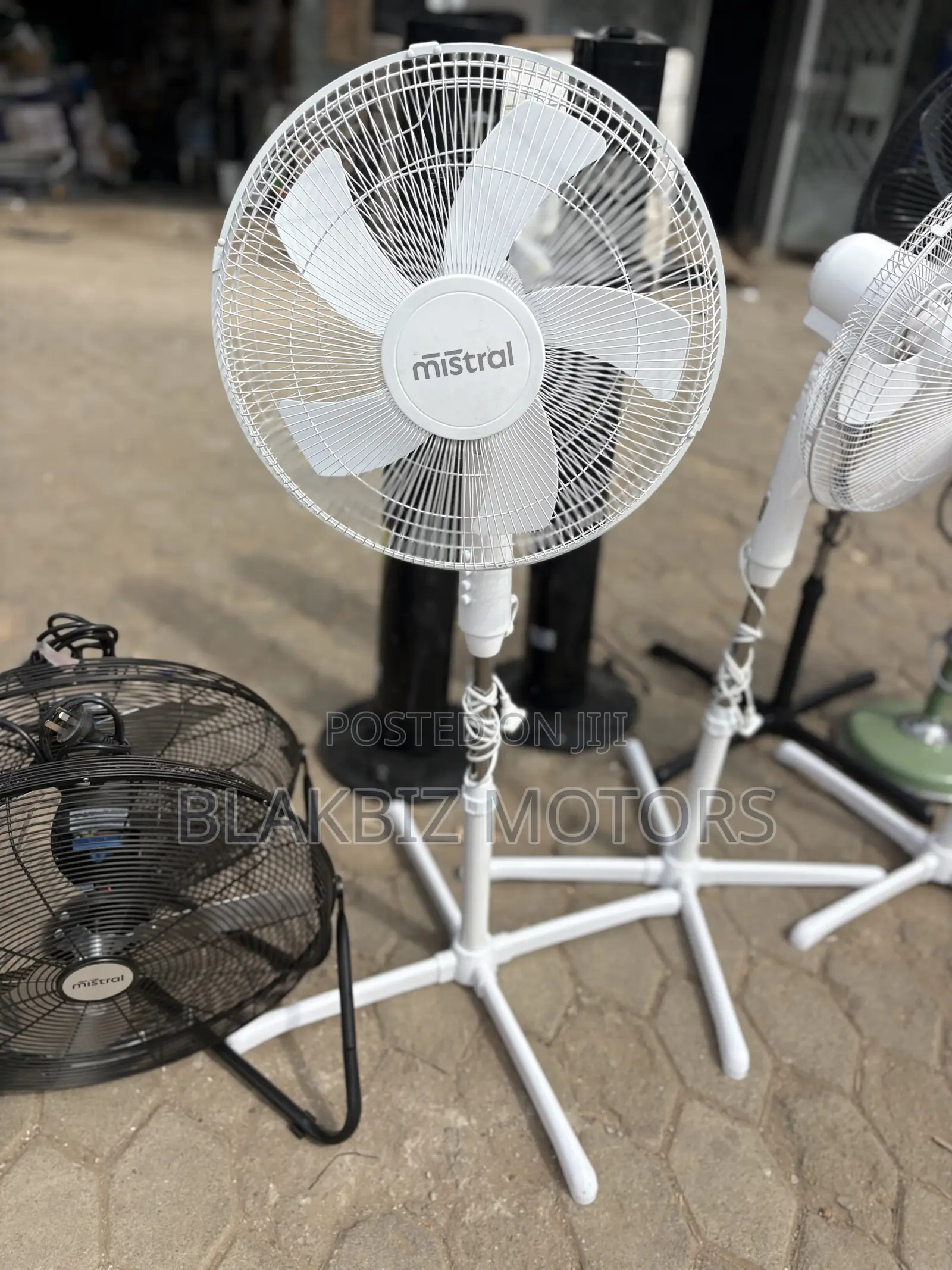 Mistral 40cm (16-Inch) White Pedestal Standing Fan