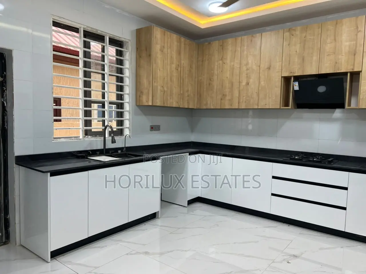 3bdrm Duplex in Amasaman Kutunse for sale