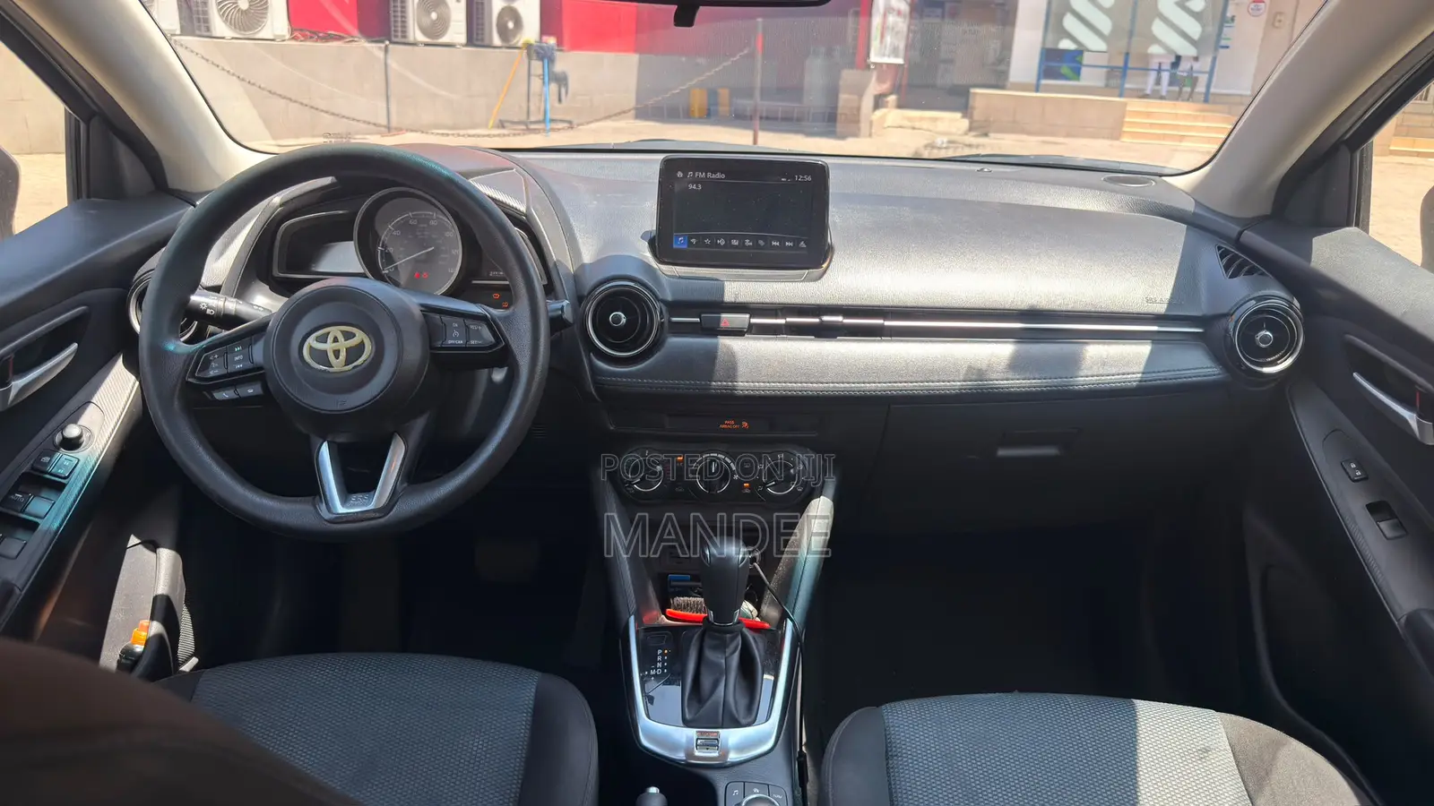 Toyota Yaris 2018 Silver