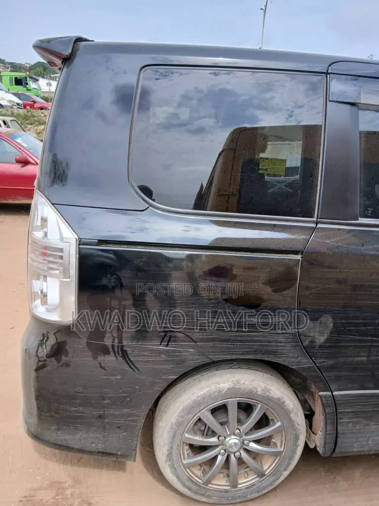 Toyota Voxy Trans-X 2WD 5-Seater 2013 Black