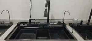Modern Kicthen Sink With Piano Taps