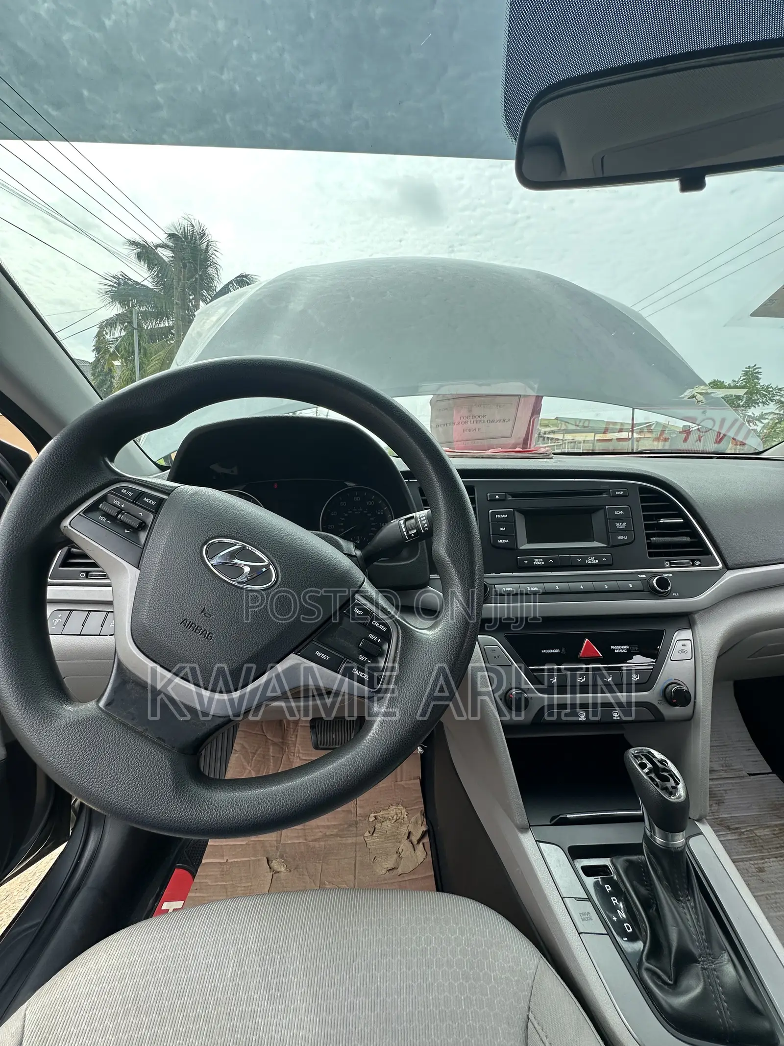 Hyundai Elantra SE Sedan FWD (2.0L 4cyl 6M) 2017 Gray