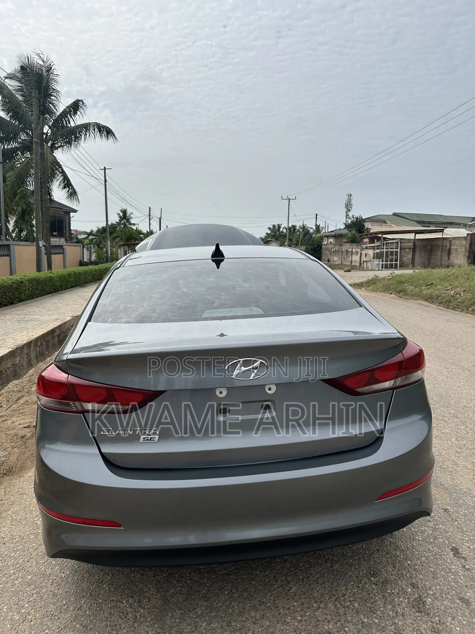Hyundai Elantra SE Sedan FWD (2.0L 4cyl 6M) 2017 Gray