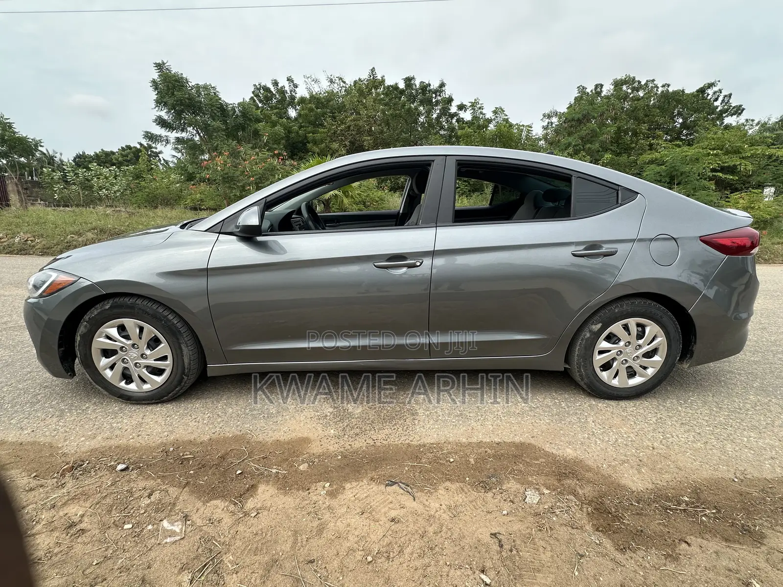 Hyundai Elantra SE Sedan FWD (2.0L 4cyl 6M) 2017 Gray
