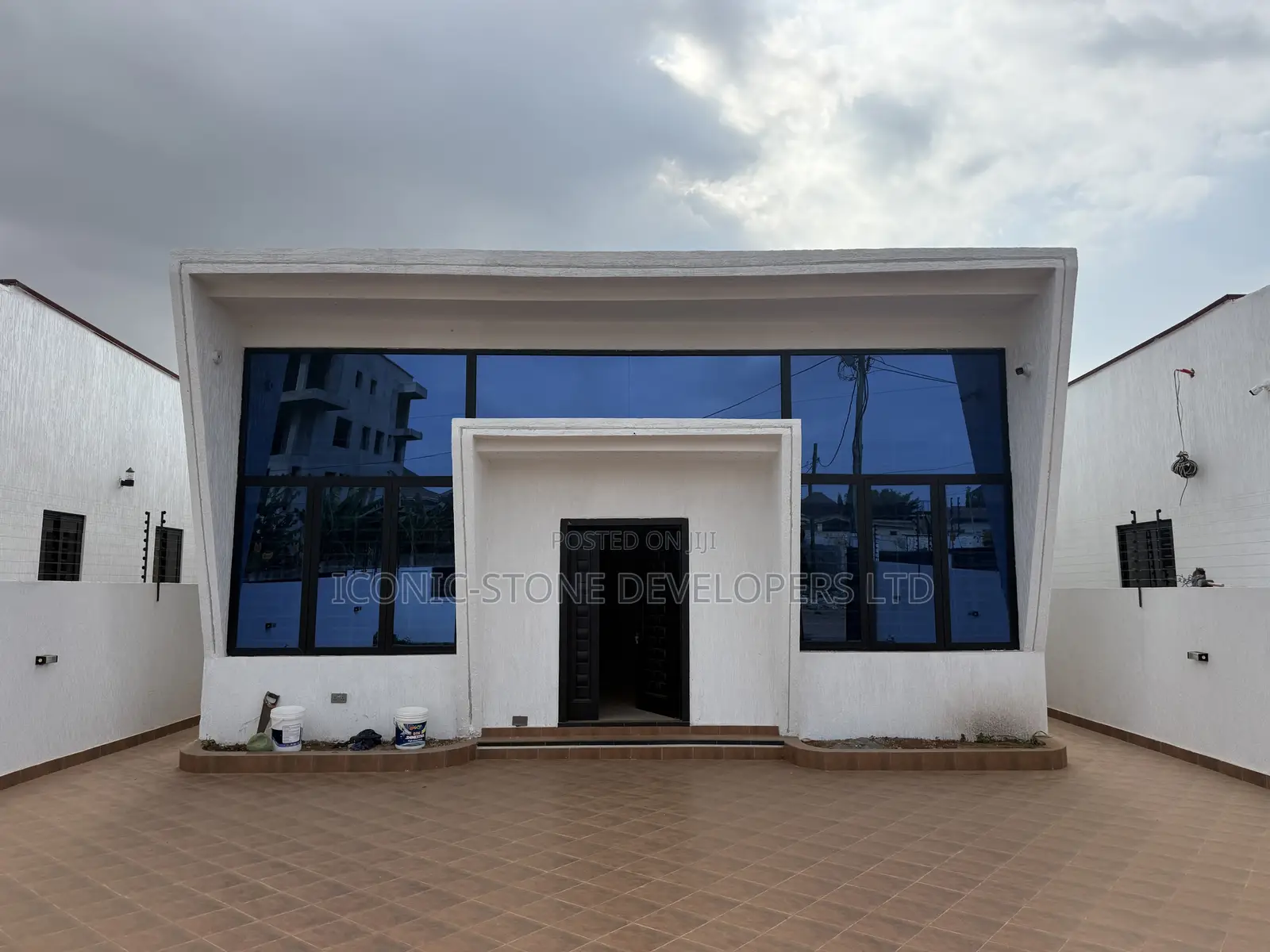 3bdrm House in Adenta Oyarifa Road. for sale