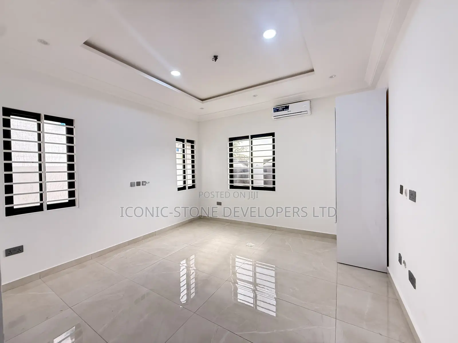 3bdrm House in Adenta Oyarifa Road. for sale