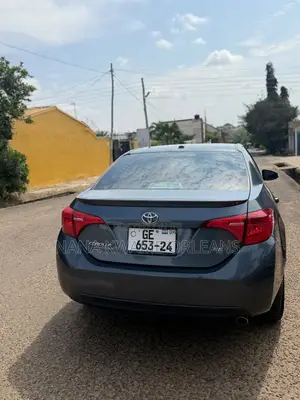 Toyota Corolla SE 4dr Sedan (1.8L 4cyl CVT) 2017 Gray