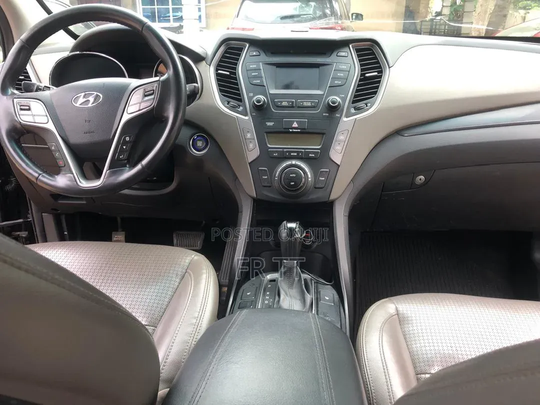 Hyundai Santa Fe 2015 Black