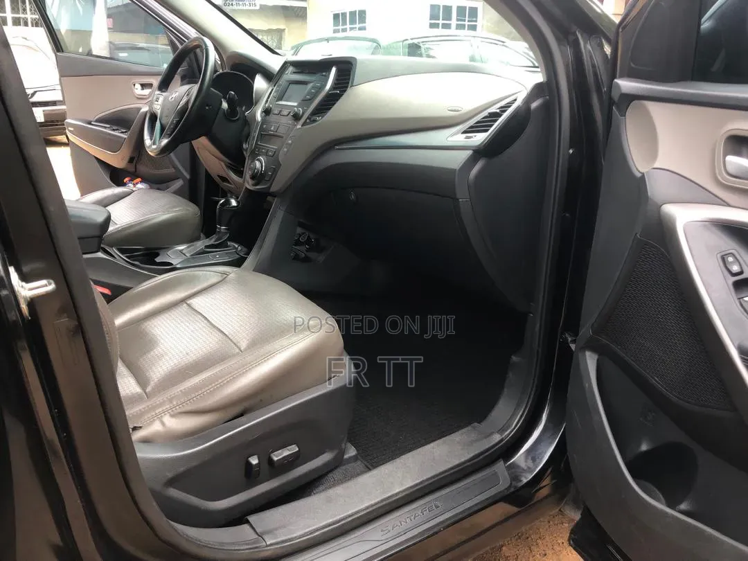 Hyundai Santa Fe 2015 Black