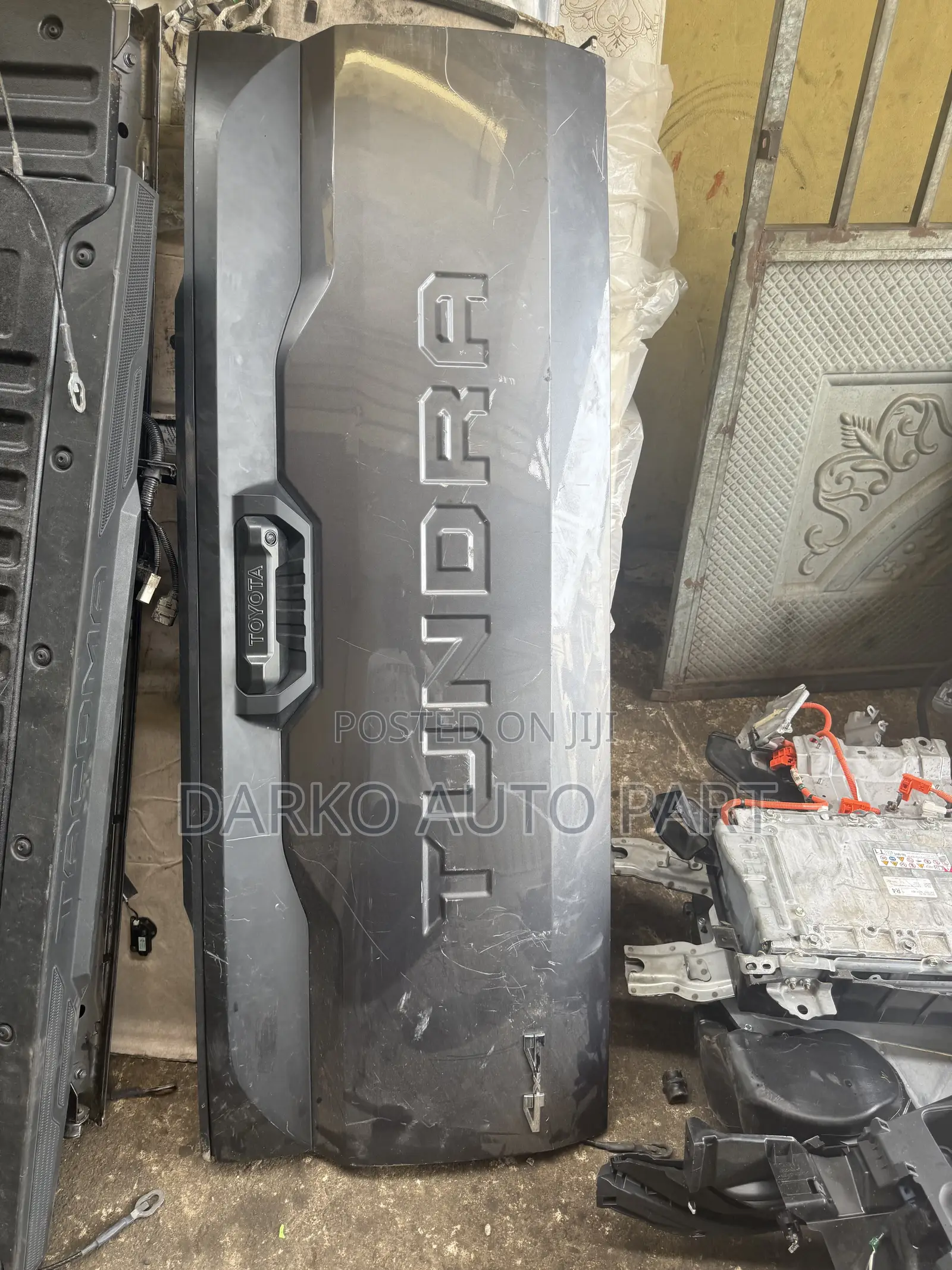 Toyota Tundra 2022–2026 Tailgate Complete Available