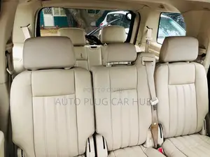 Lincoln Navigator L 2010 Red