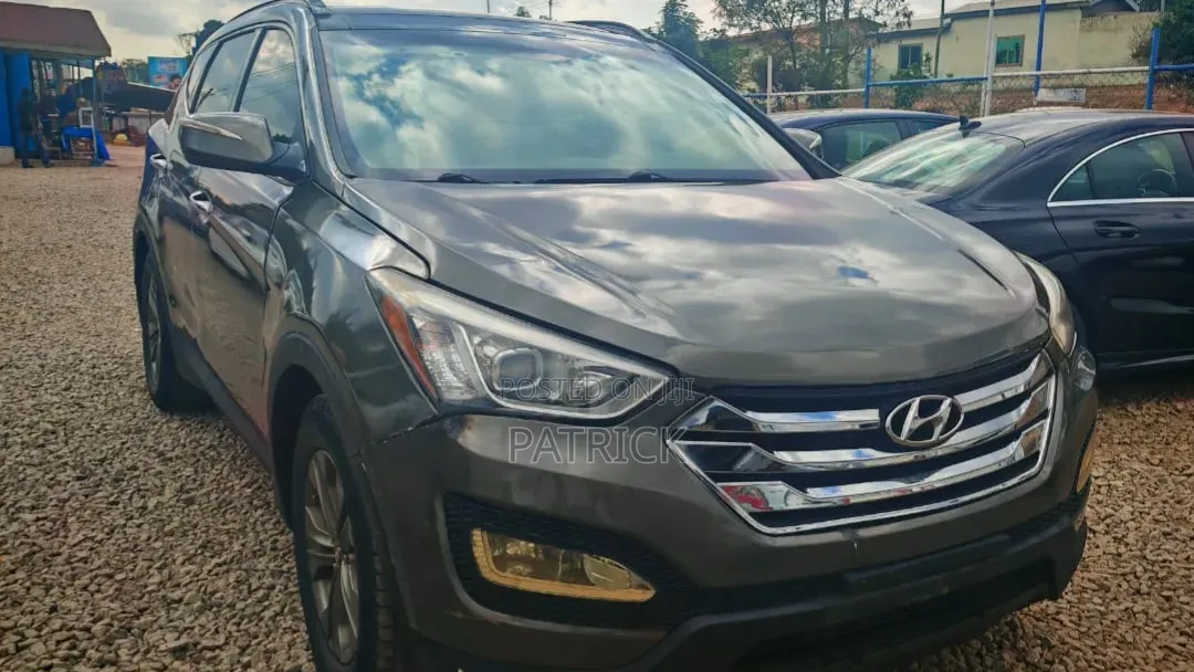 Hyundai Santa Fe Limited 4dr SUV AWD (3.3L 6cyl 6A) 2014 Gray